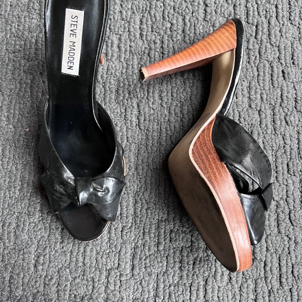 Sandals - Picture 2 of 2